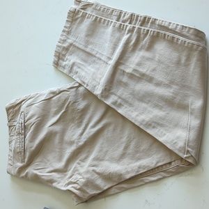 Gap Skinny lived in khaki chino pants